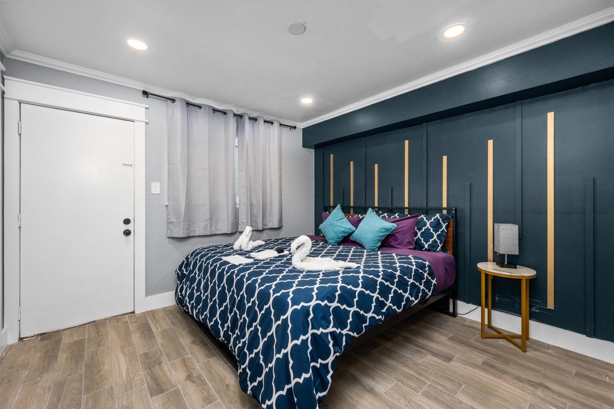 Bright & Airy Apt Close To Everything With Free Park Daire Houston Dış mekan fotoğraf