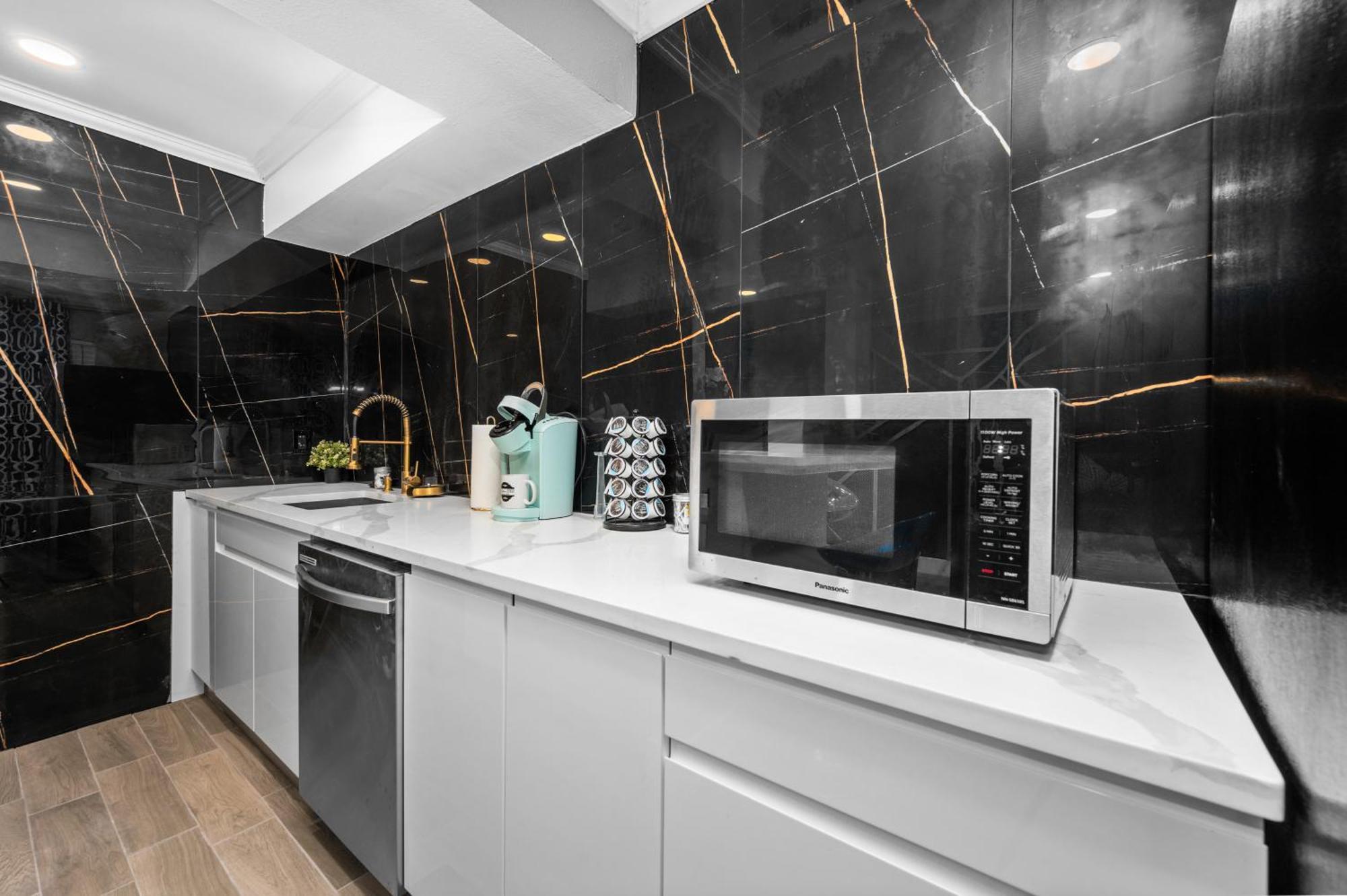 Bright & Airy Apt Close To Everything With Free Park Daire Houston Dış mekan fotoğraf